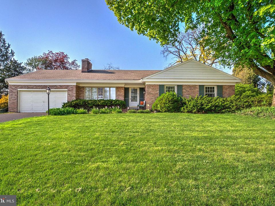 1st image of 2113 Lyndell Dr