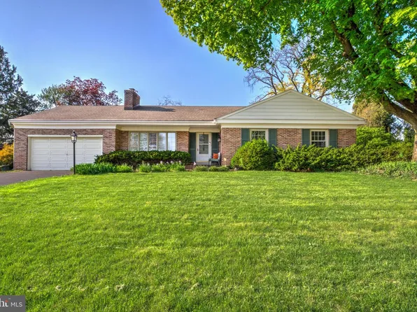 2113 Lyndell Dr, Lancaster, PA 17601