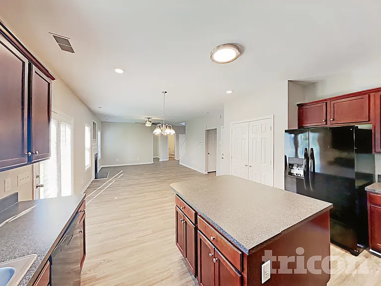 1324 Pondhaven Dr — Photo 6