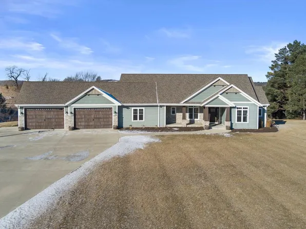 3060 Ridge ROAD, Kewaskum, WI 53040