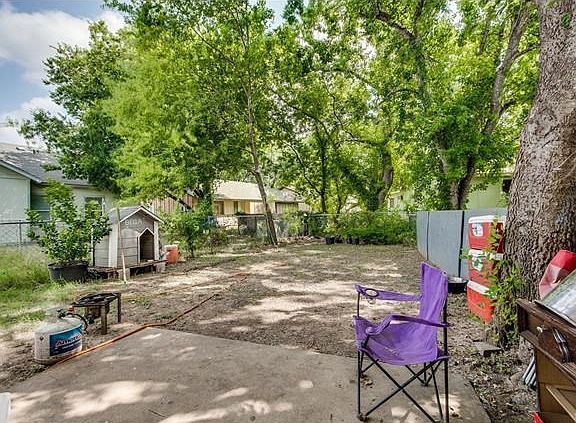 2nd image of 2204 E Stassney Ln