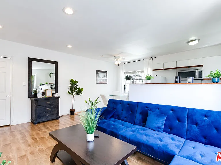 137 S Rexford Dr #3 — Photo 3