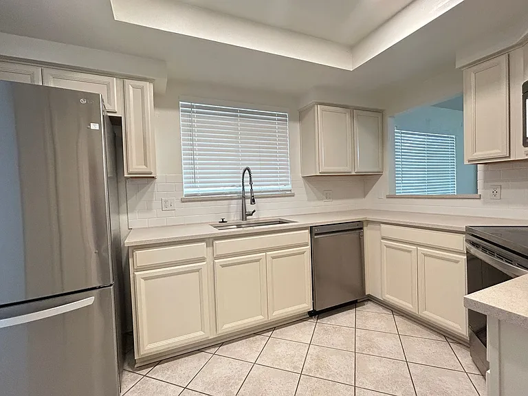 2338 W Orchid Ln — Photo 8