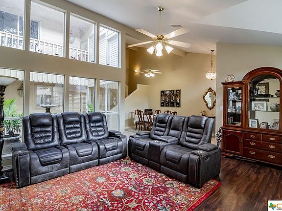 2nd image of 101 Maplewood Dr APT 29A