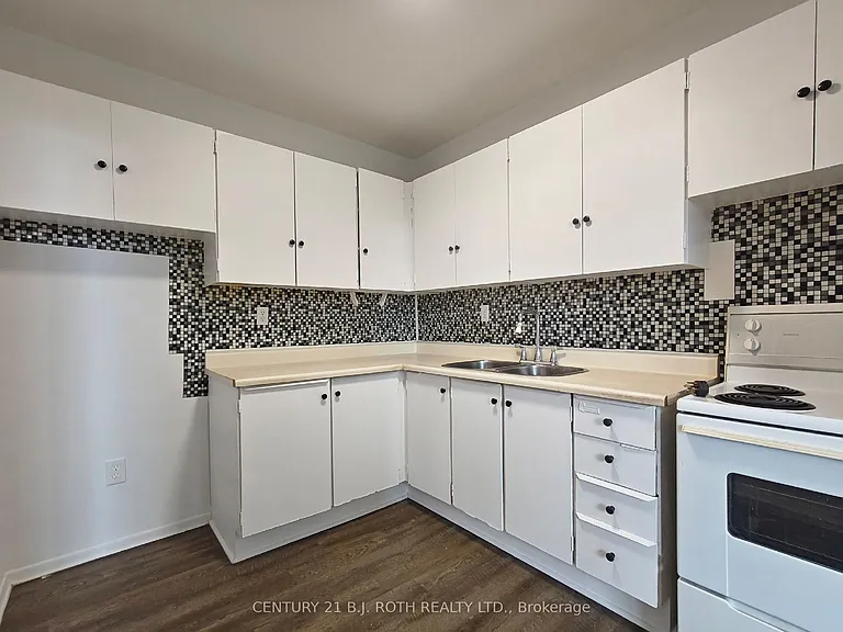 98 Holgate St #407 — Photo 5