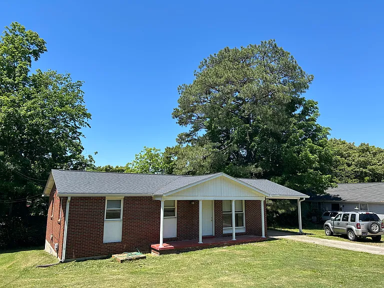 464 E Thompkins Ln — Photo 8