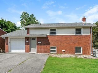 923 Rita Dr, Pittsburgh, PA 15221