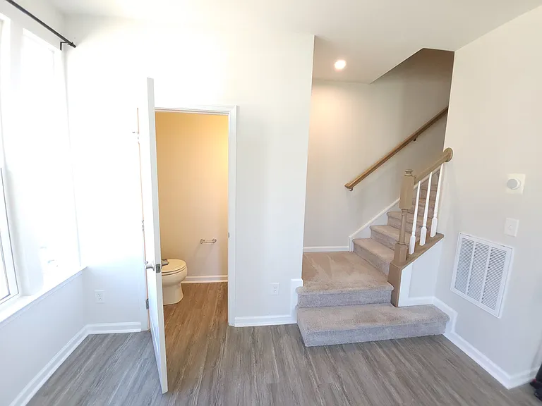 LIVING ROOM REST ROOM