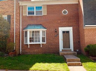 6825 Dina Leigh Ct, Springfield, VA 22153