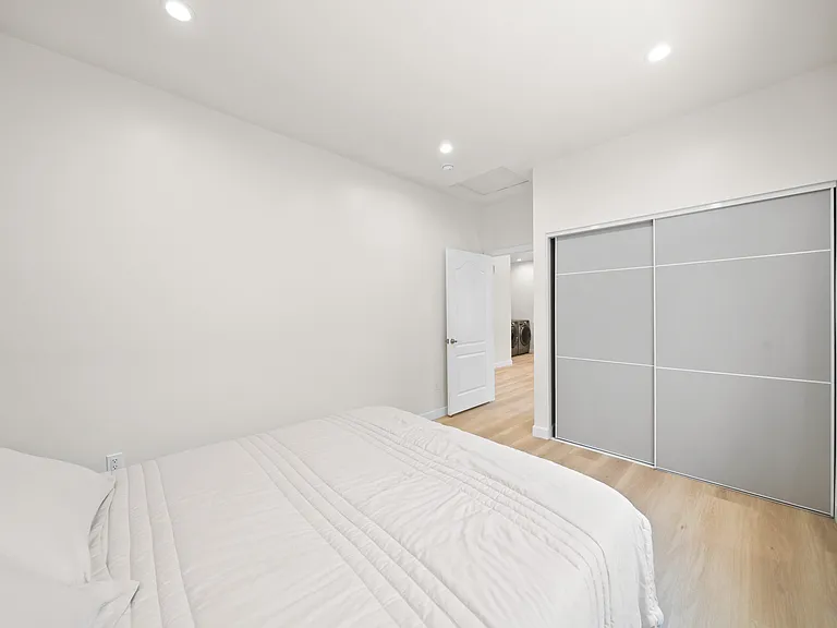 1316 S Raleo Ave — Photo 14