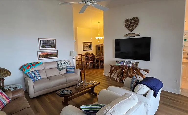 222 Lewis Cir #142 — Photo 6
