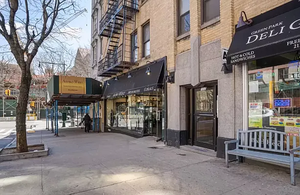 Rented by Platinum Forbes Global Properties | media 8