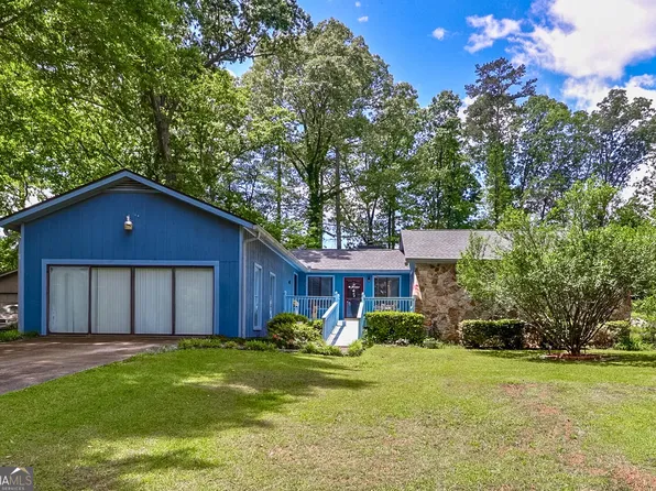 3739 Lake Carlton Rd, Loganville, GA 30052