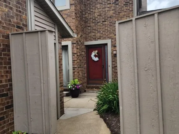 5736 Woodland Vw, Clarkston, MI 48346
