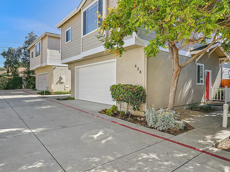 686 E Foothill Blvd — Photo 1