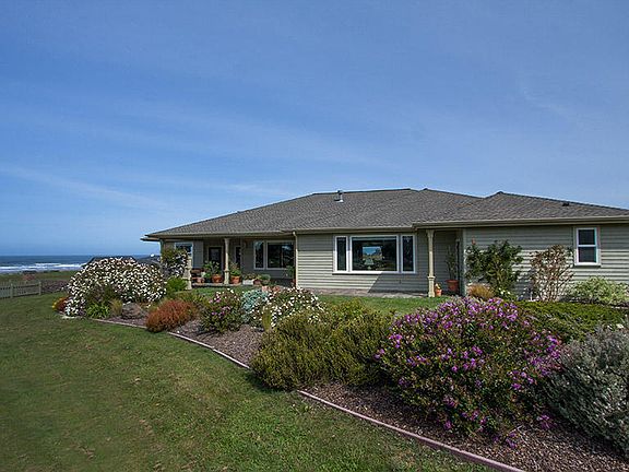 2nd image of 776 Beachwood Ct