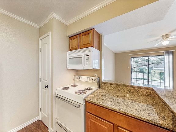 3rd image of 904 University Oaks Blvd APT 10