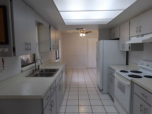4th image of 1594 Amboy Dr