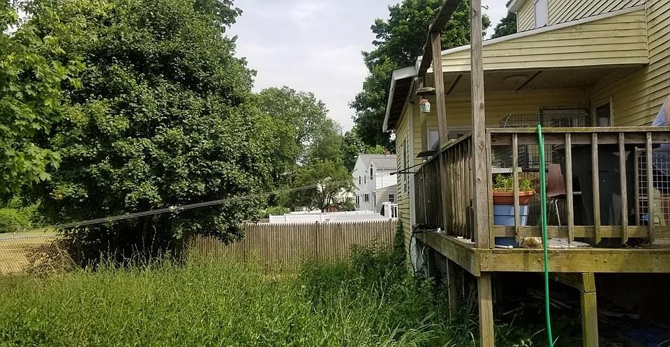 2nd image of 33 Pilgrim Rd