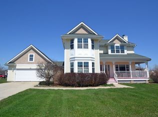 8814 W Marshfield Ct, Franklin, WI 53132