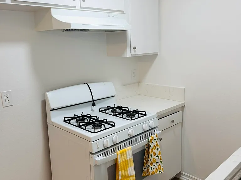 18366 Collins St #6 — Photo 14