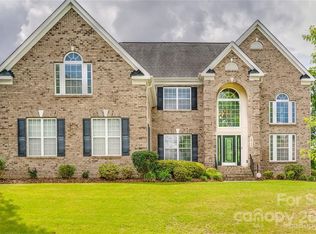 16752 Crosshaven Dr, Charlotte, NC 28278