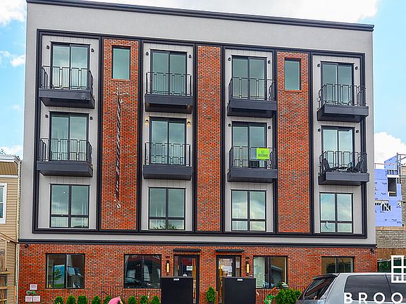 2nd image of 1692 Pacific St #3B