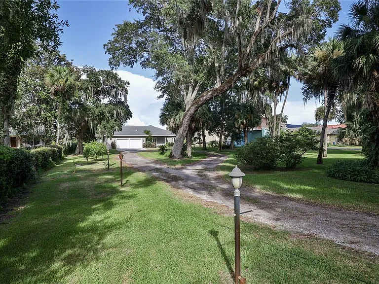 2437 Swordfish Ln — Photo 35