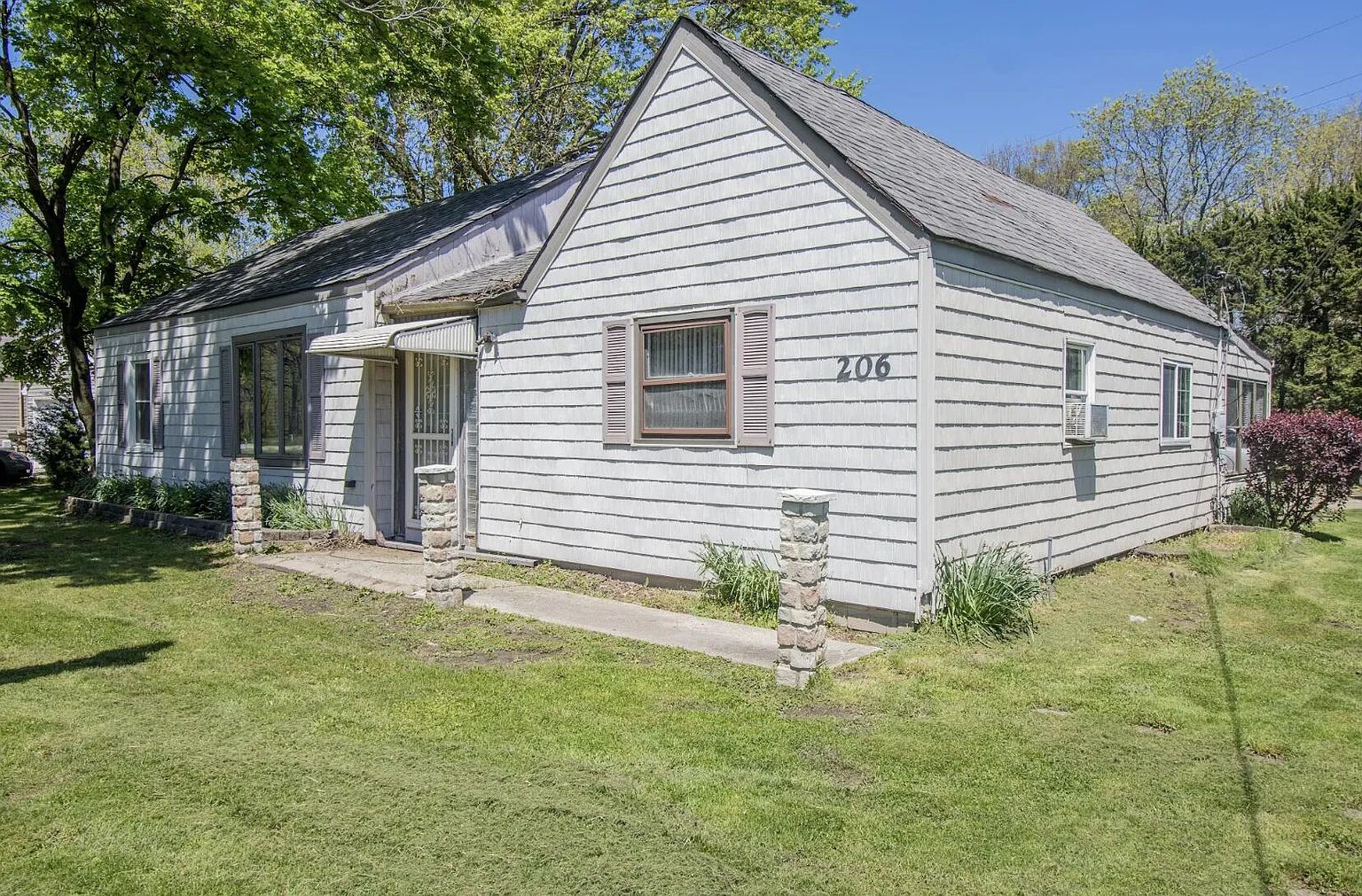 206 E Us Highway 231 photo 1