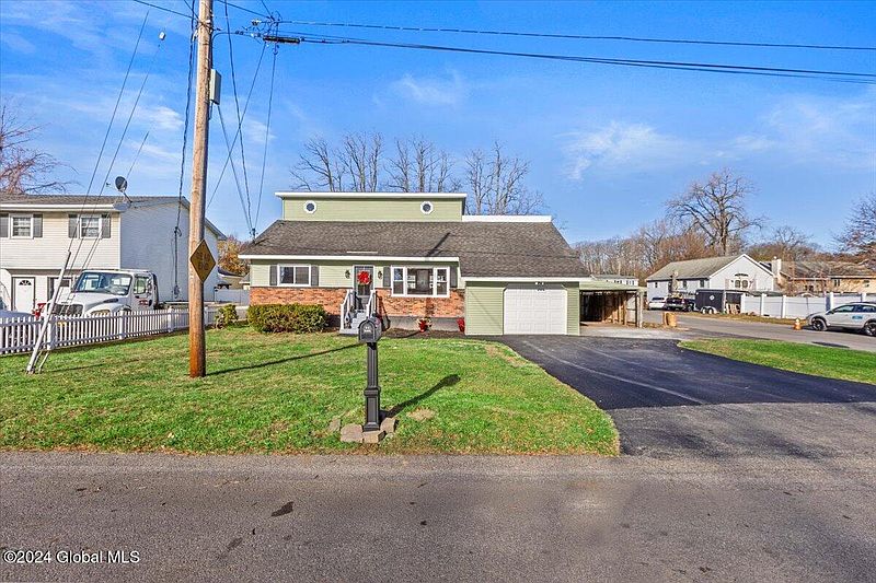 4th image of 143 Ray Avenue