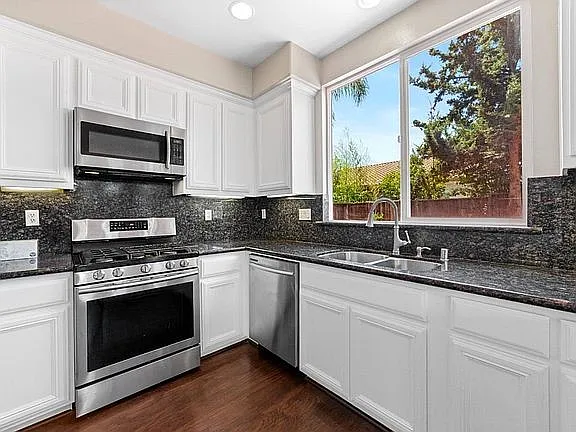727 Talbot Ct — Photo 8