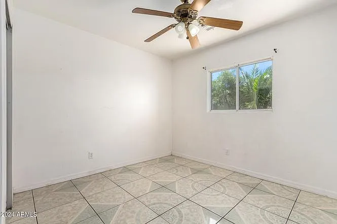 5930 W Whitton Ave — Photo 11