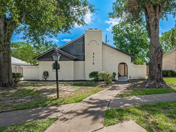 4410 Belle Hollow Dr, Houston, TX 77084