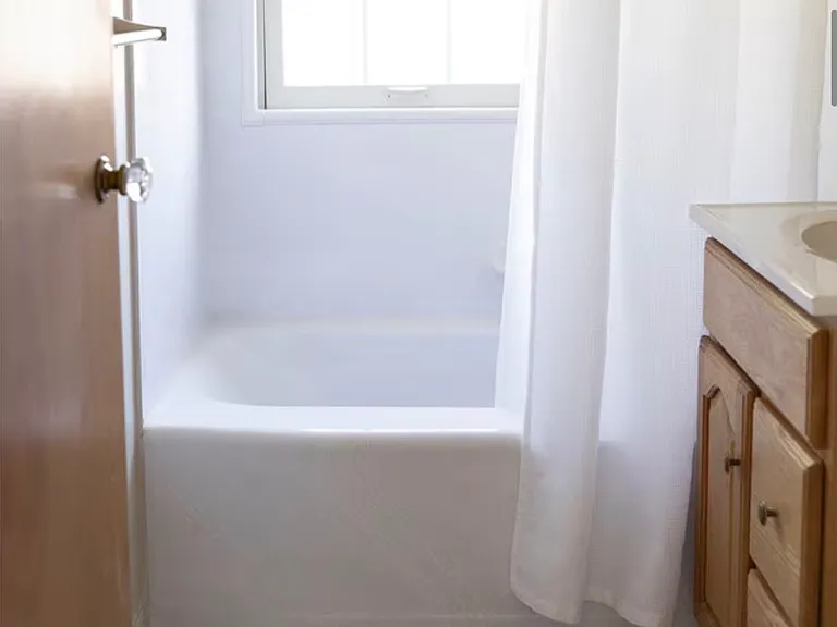 419 E 2nd St #1 — Photo 5