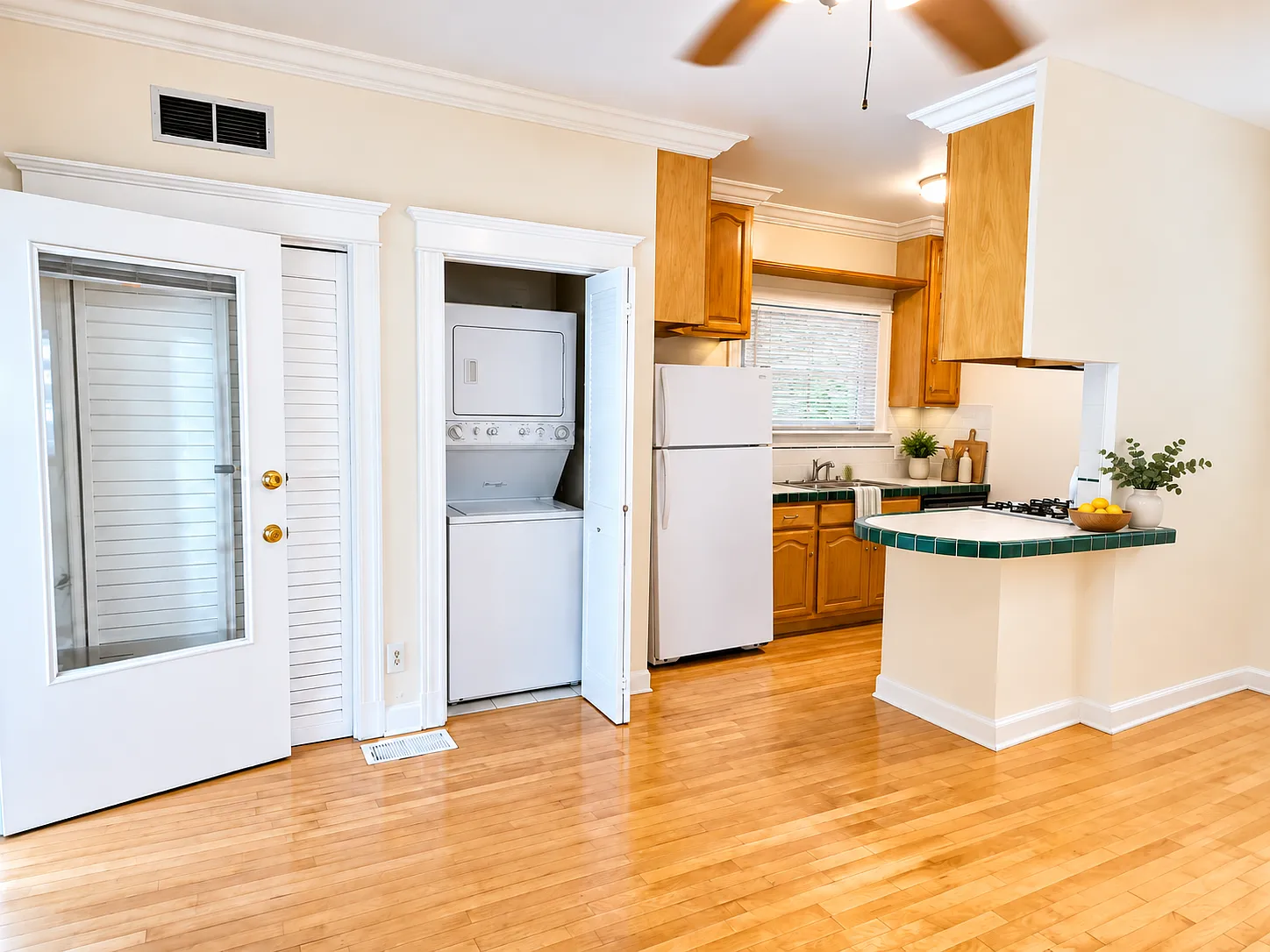 2 bed, 950 sqft, $2,890 — Photo 4