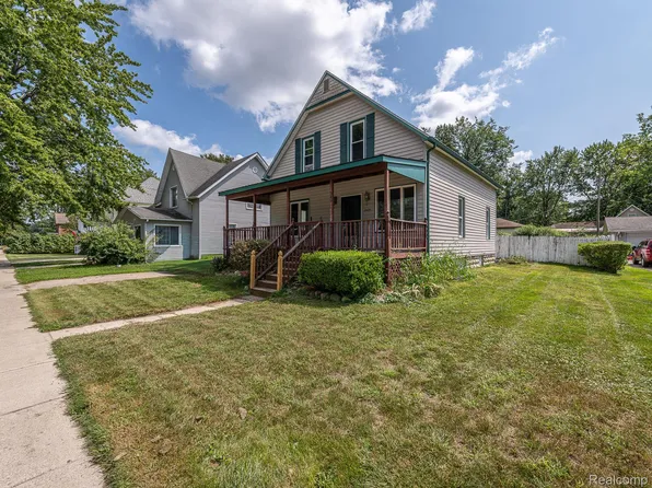 349 Monroe St, Carleton, MI 48117
