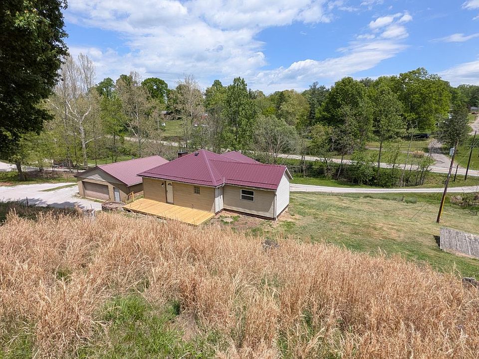 1st image of 33 Gray Fox Dr