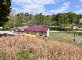 33 Gray Fox Dr, Williamstown, WV 26187