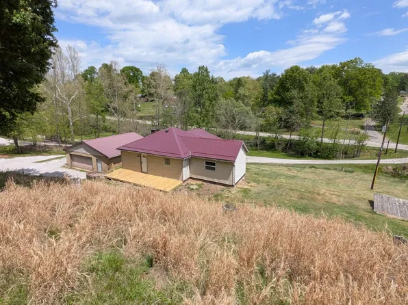 33 Gray Fox Dr, Williamstown, WV 26187