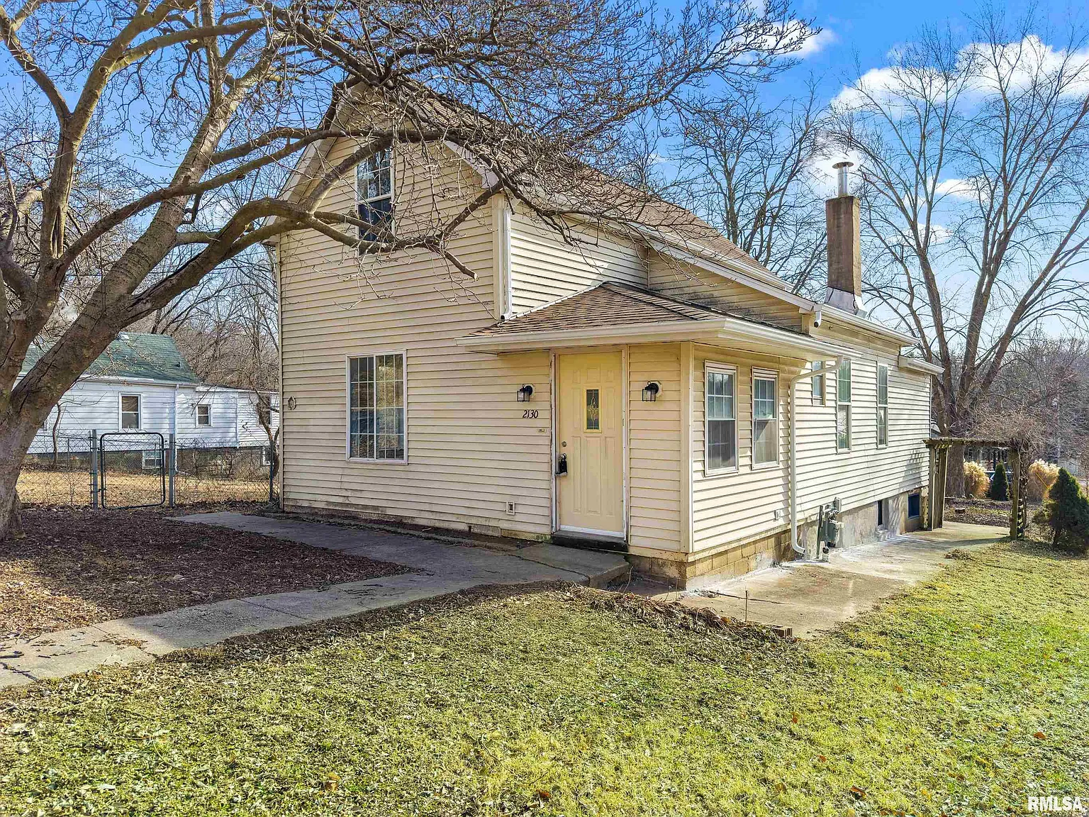 2130 W Iowa St photo 1