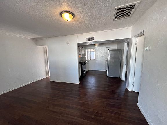 5th image of 464 E Delano St #1