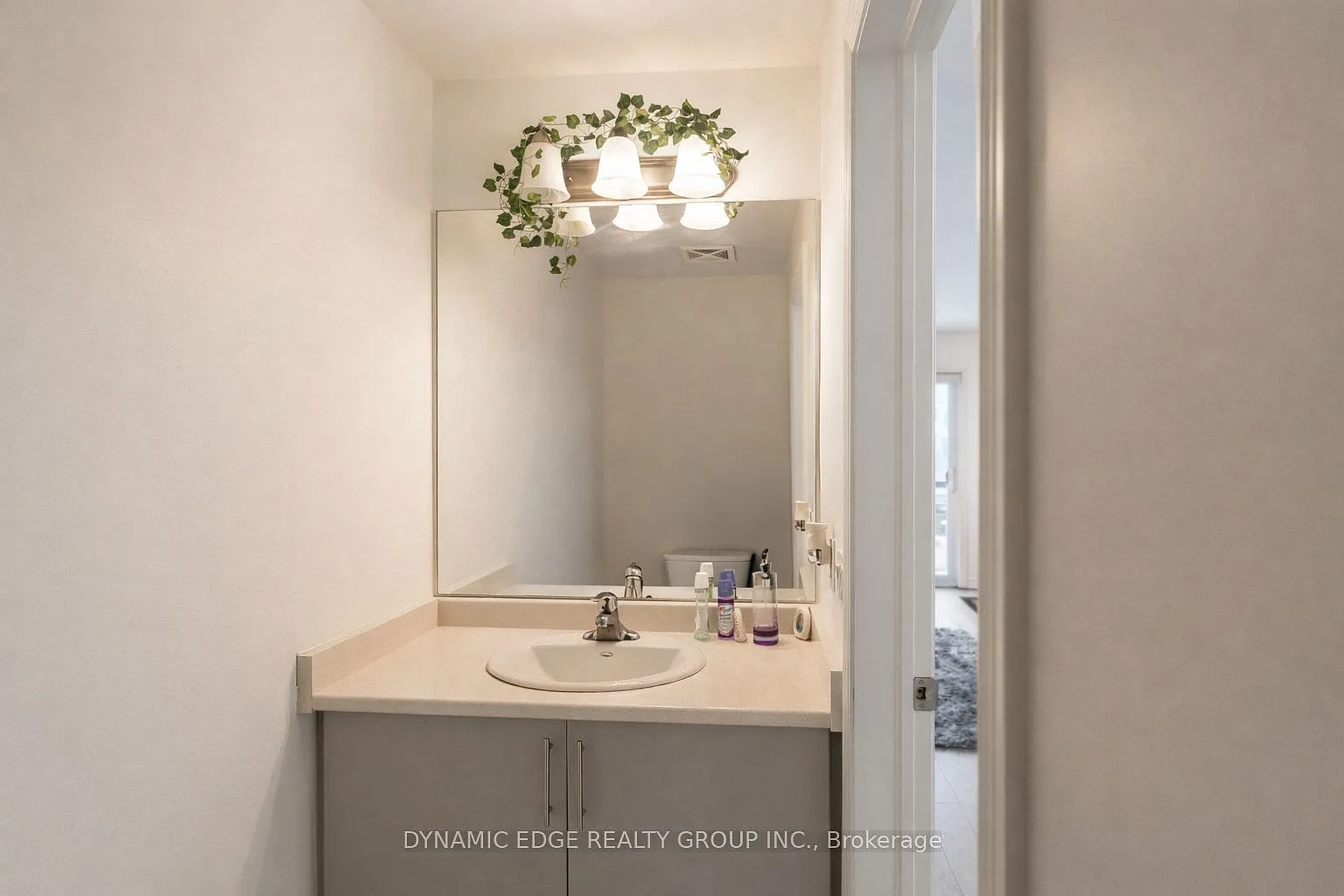 3 bed, $2,700 — Photo 4