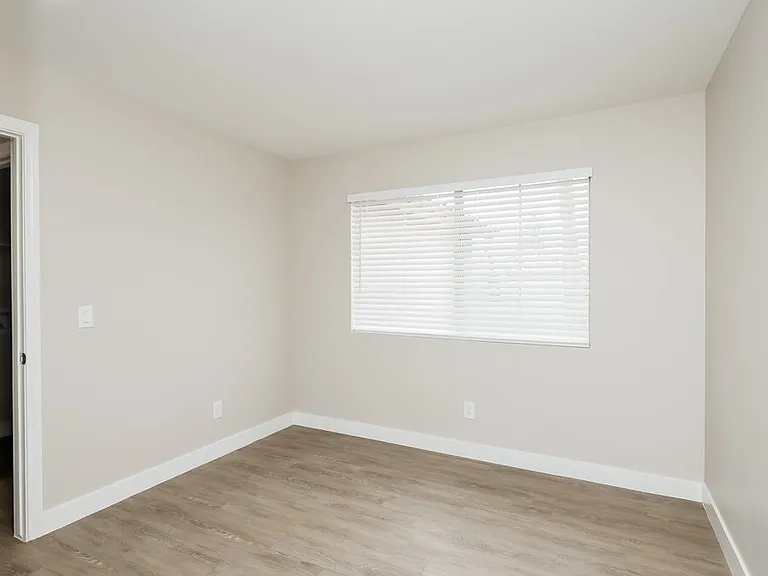 922 Strider Dr — Photo 12