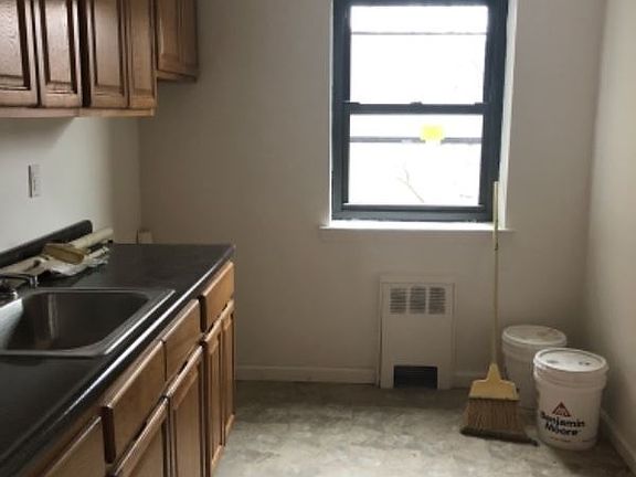 2nd image of 50 Fleetwood Ave APT 6G