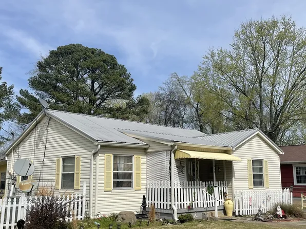 510 1st St, Lawrenceburg, TN 38464