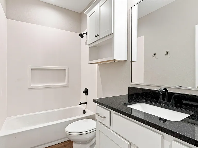 2417 Sloan Cir #A — Photo 8