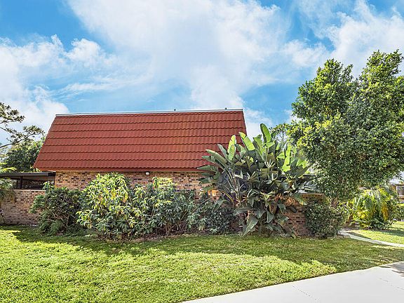 3rd image of 4740 Suburban Pines Drive