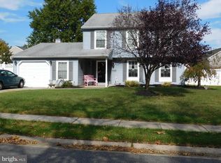 4 Ridgemount Dr, Marlton, NJ 08053