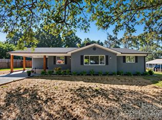 3916 Arvin Dr, Charlotte, NC 28269