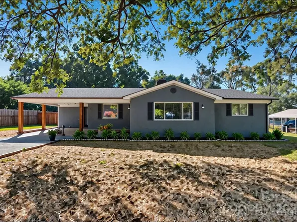 3916 Arvin Dr, Charlotte, NC 28269